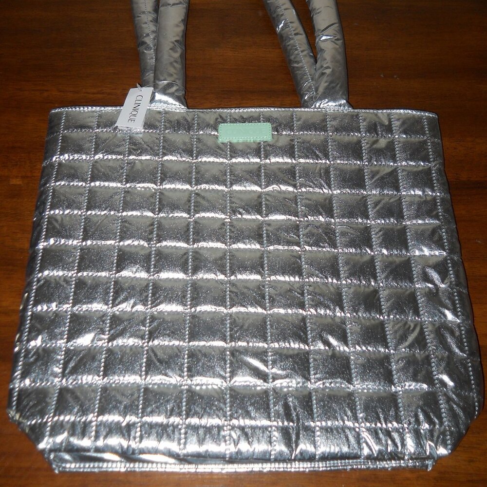 Clinique Silver puff tote bag - NWT - NEW - Green lining